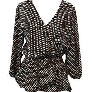 NWOT Kaileigh black & white v neck blouse size XS